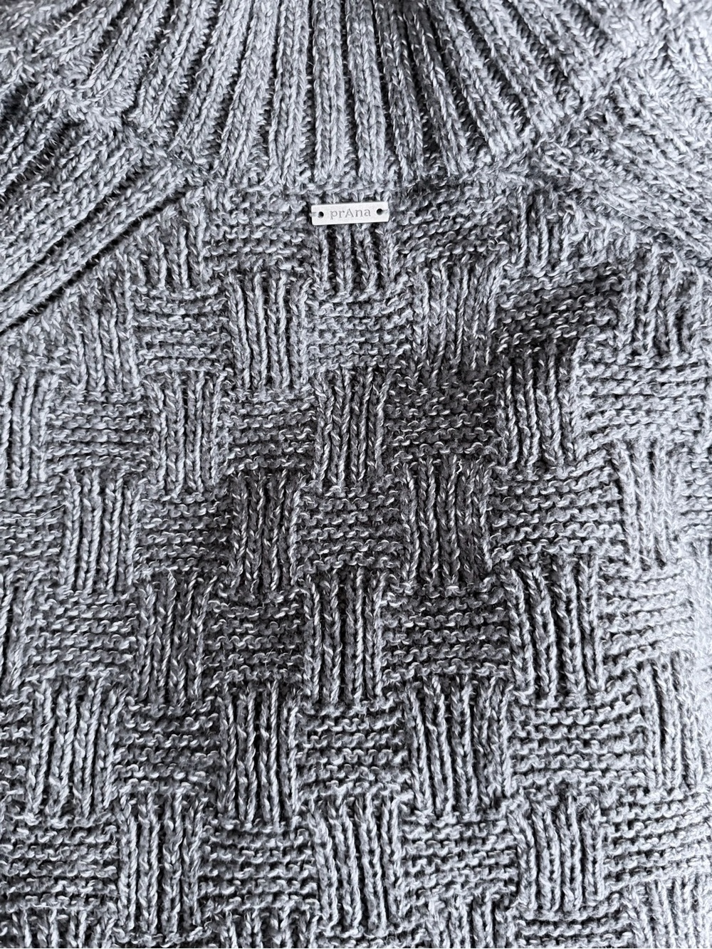 Beautiful prAna women's 'Sky Meadow' crewneck pullover sweater in charcoal gray. - Picture 4 of 4